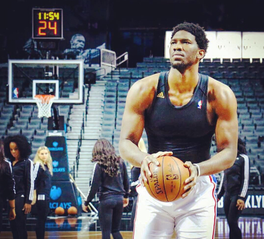 一端是年轻 一端是年轻