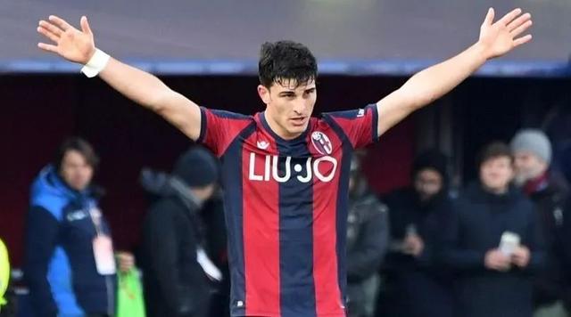 黎伊扬掏裆 黎伊扬掏裆